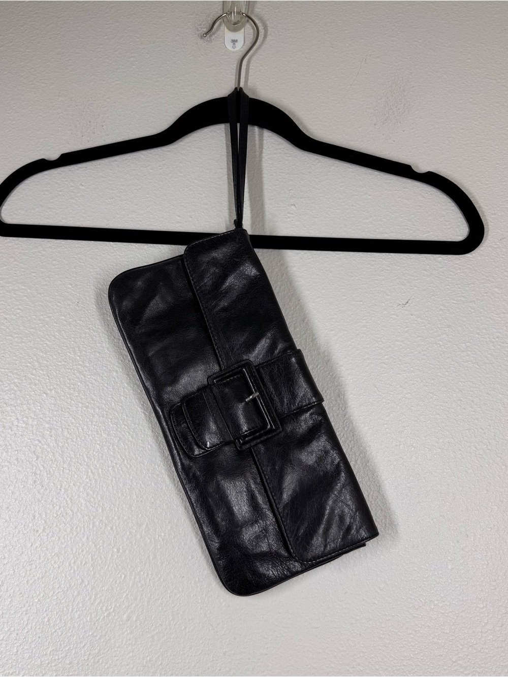 HOBO INTERNATIONAL Black Leather Envelope Clutch Fold Flap Purse Handle